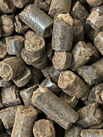 zdjęcie Czarny pellet z ligniny ze sklepu maleszklarnie.pl